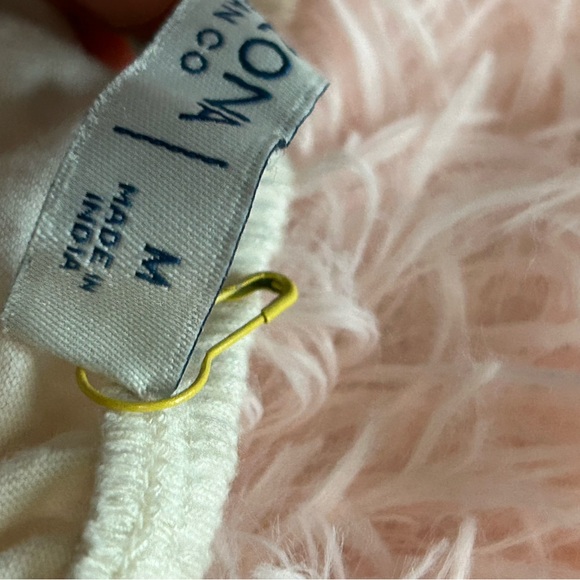 Arizona Jean Company Cream Floral Women Top - Picture 3 of 5